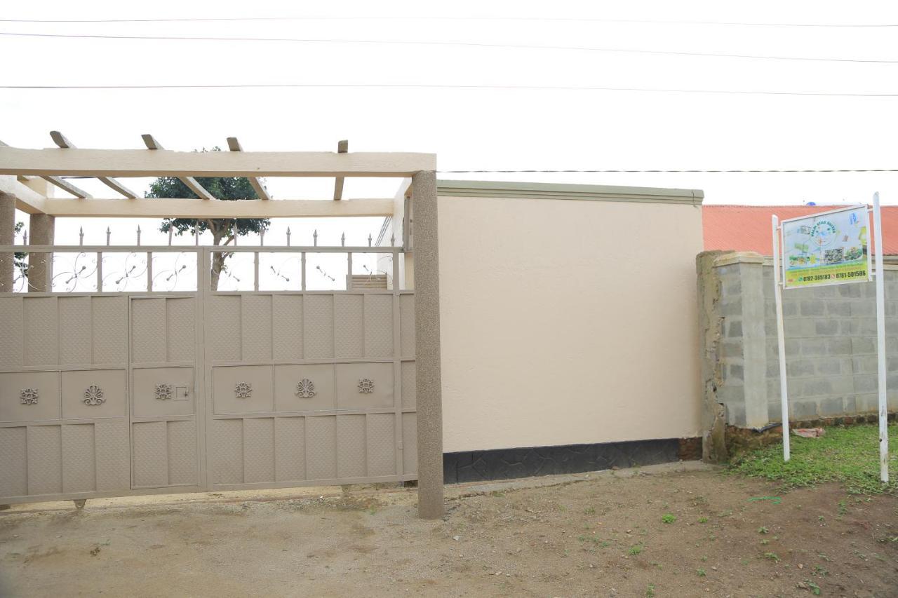 Palm Star Motel Fort Portal Zewnętrze zdjęcie
