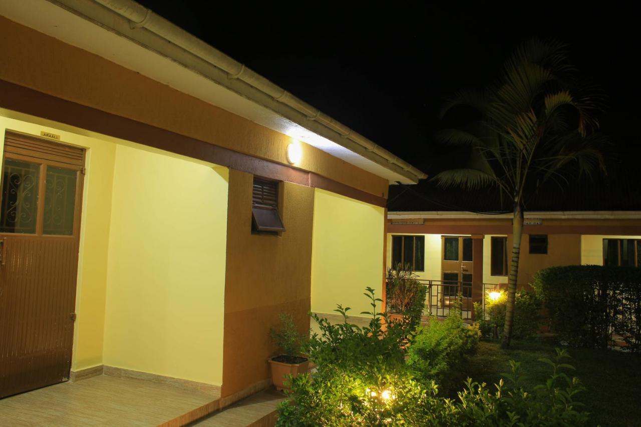 Palm Star Motel Fort Portal Zewnętrze zdjęcie