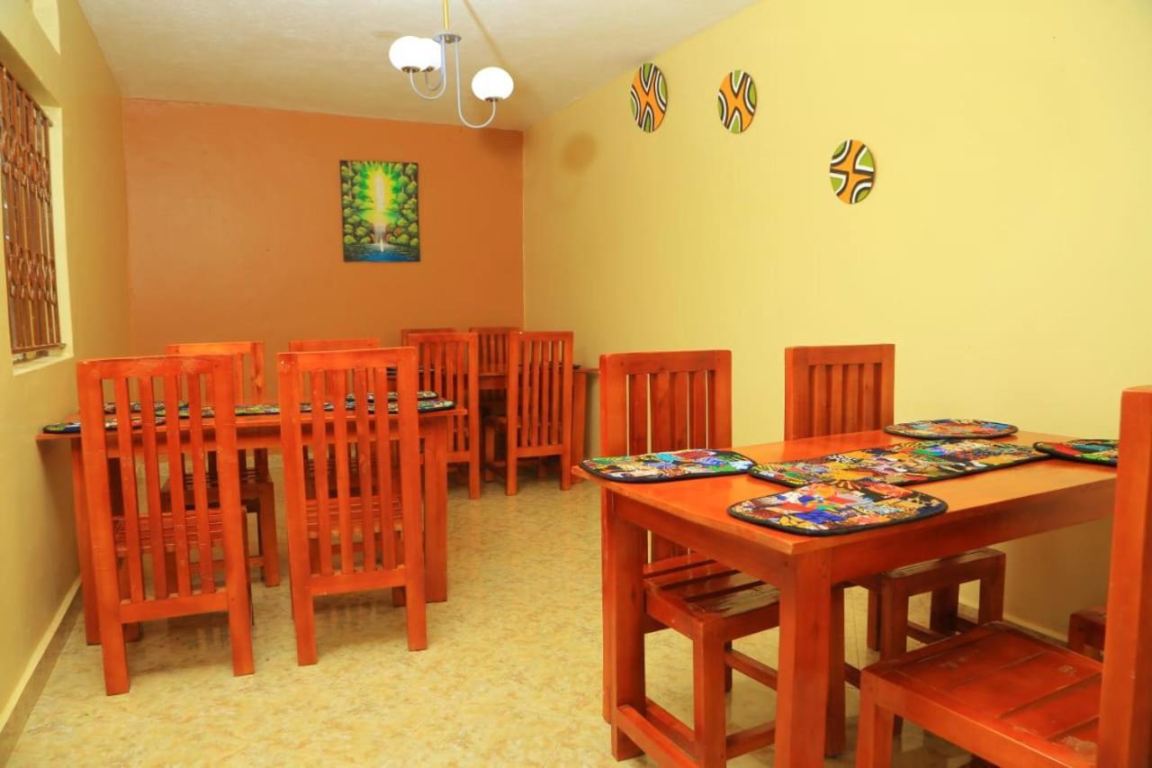 Palm Star Motel Fort Portal Zewnętrze zdjęcie