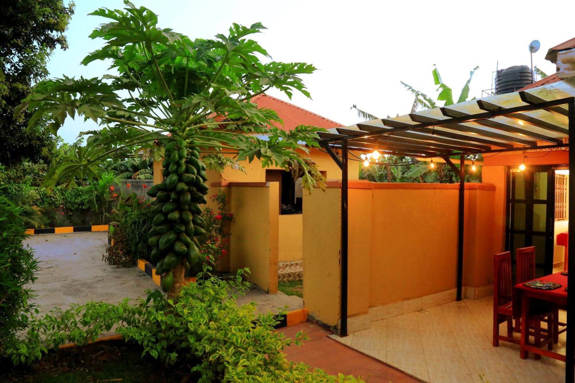 Palm Star Motel Fort Portal Zewnętrze zdjęcie