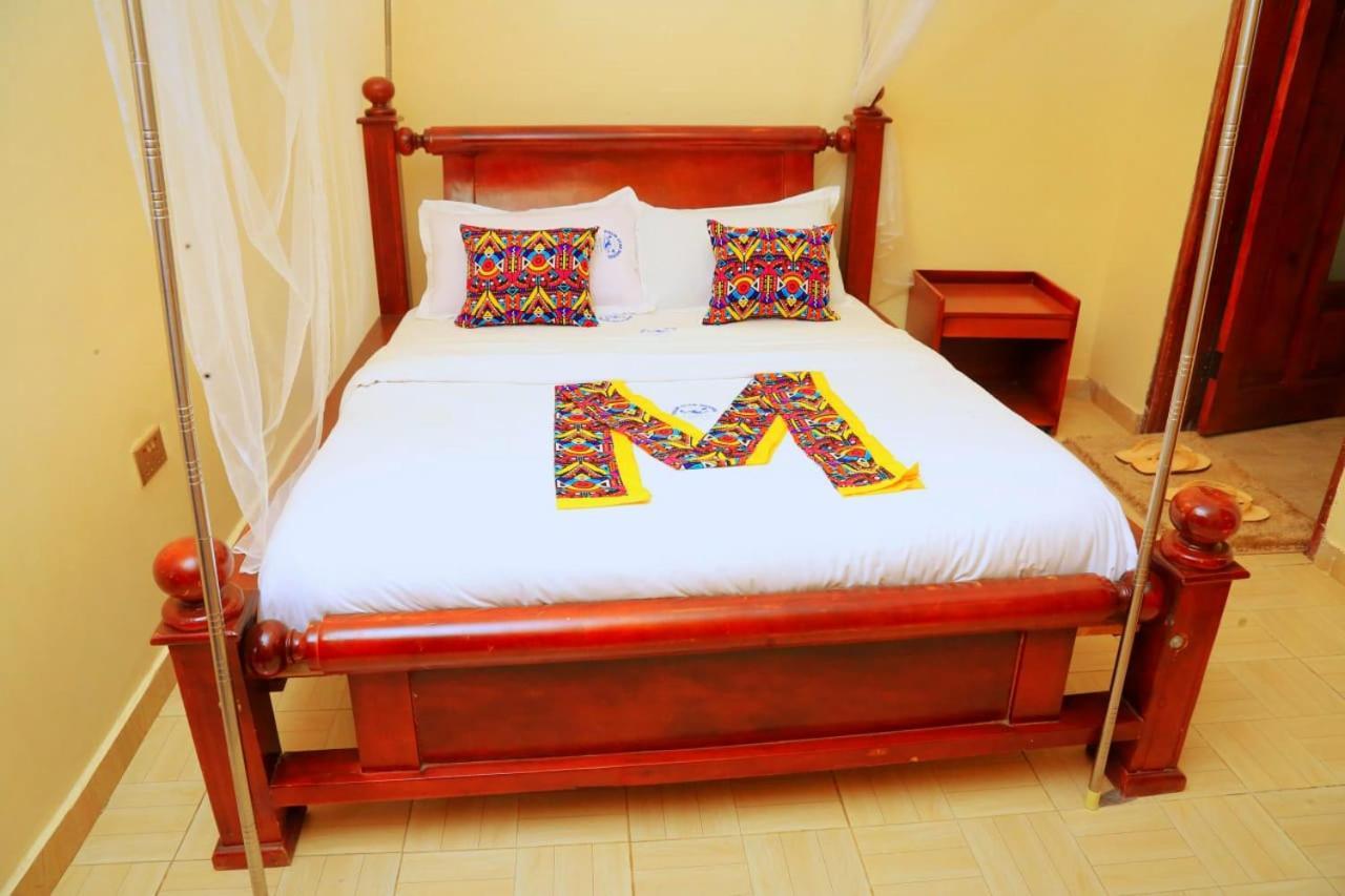 Palm Star Motel Fort Portal Zewnętrze zdjęcie